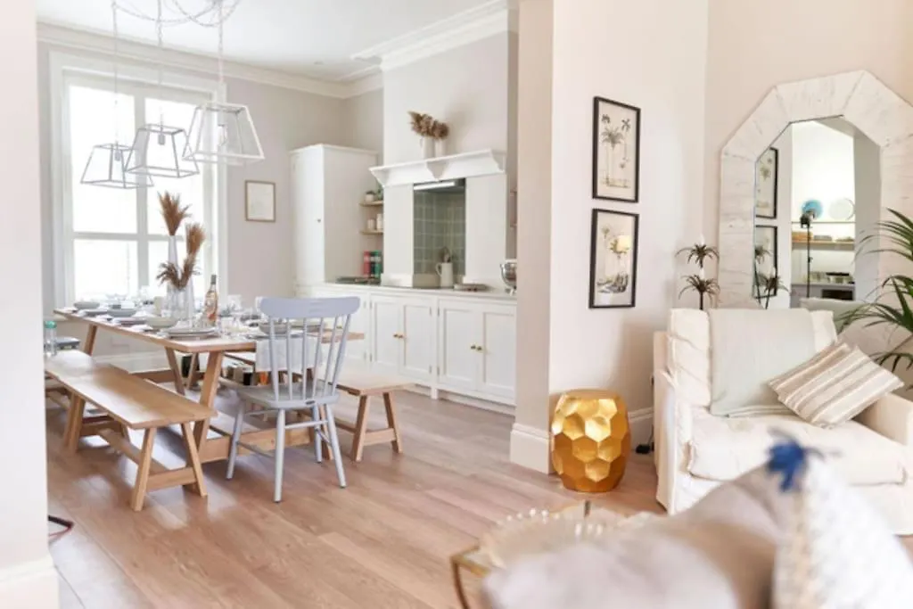 Feriehus Cute Beach House - 4 Mins Walk Bournemouth