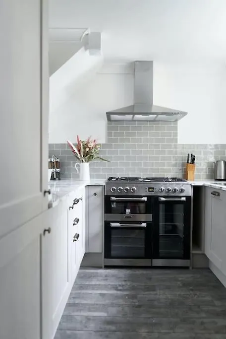 Cute Beach House - 4 Mins Walk Bournemouth