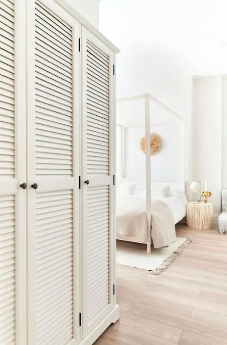 Cute Beach House - 4 Mins Walk Bournemouth Feriehus
